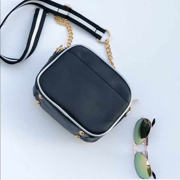 Restocked New Very  Adorable Compact Bag - Picture 3 of 8